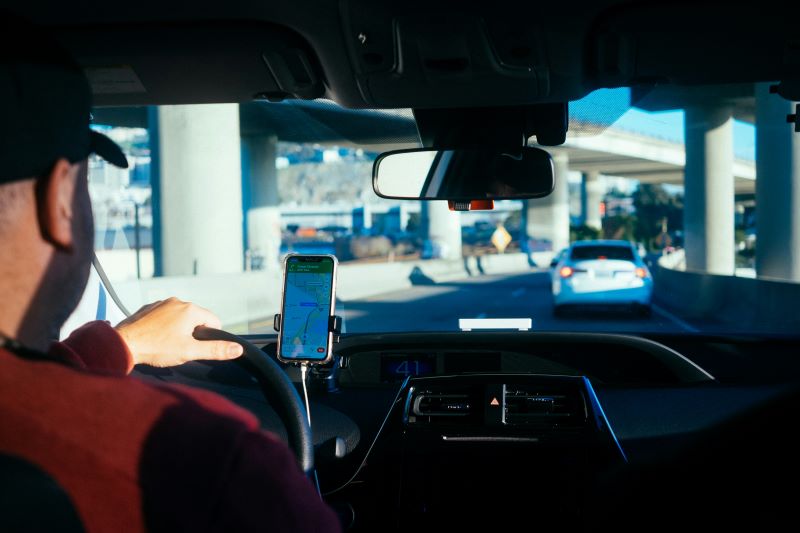 Como usar Uber no Brasil – 10 dicas práticas para viajar seguro e economizar mais
