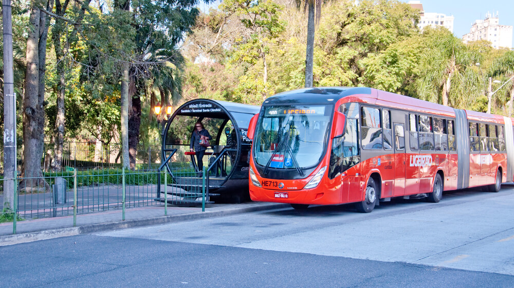Transporte público em Curitiba: Guia prático para turistas