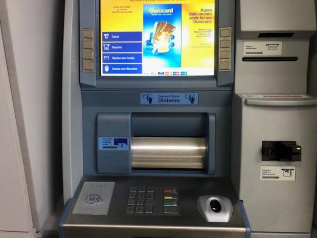 Caixa eletrônico no aeroporto do Brasil: Guia prático para viajantes